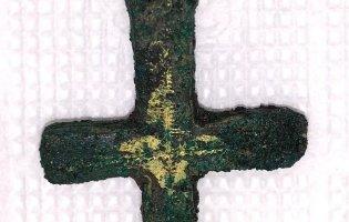 На Волині археологи знайшли позолочений хрест-енколпіон