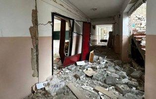 У Херсоні окупанти вдарили в район центрального ринку: є 6 поранених