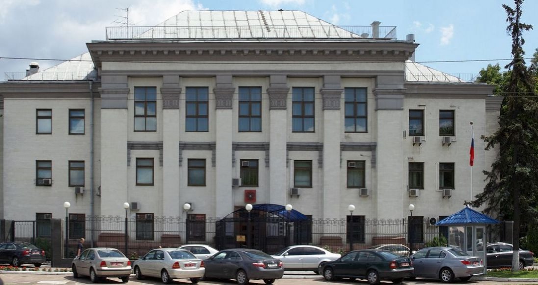 У Києві розірвали договір оренди з посольством росії
