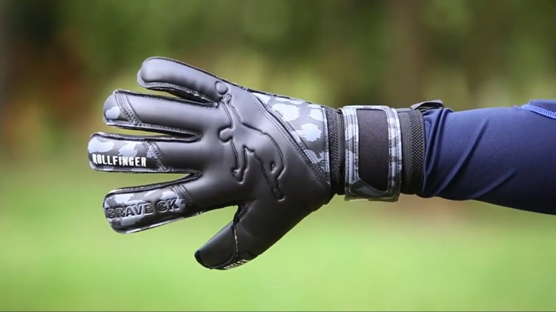 Воротарські рукавички: як правильно обрати футбольні рукавички