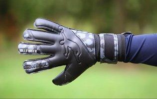 Воротарські рукавички: як правильно обрати футбольні рукавички