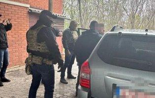 На Донеччині затримали військового, який продавав авто, отримане для ЗСУ