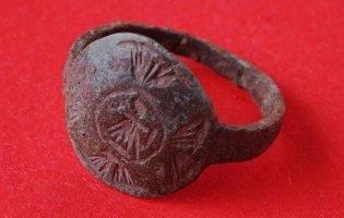 У місті на Волині знайшли перстень-печатку ХІІІ століття