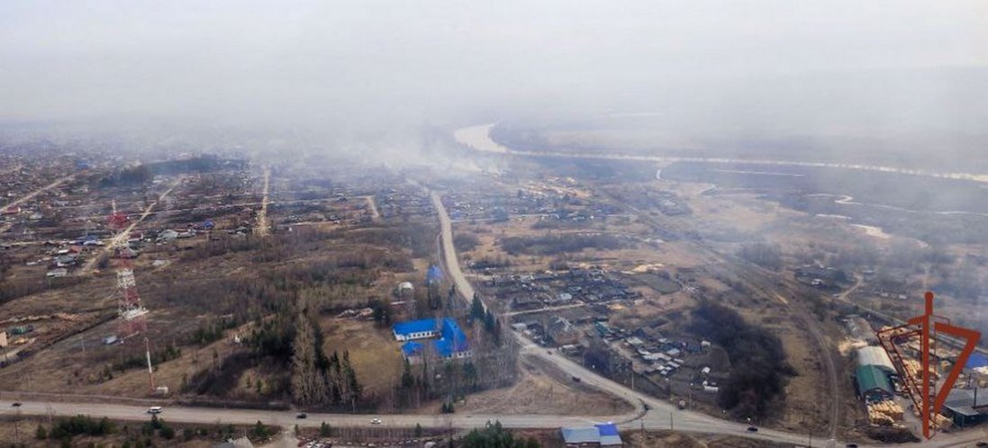На росії майже повністю згоріло селище