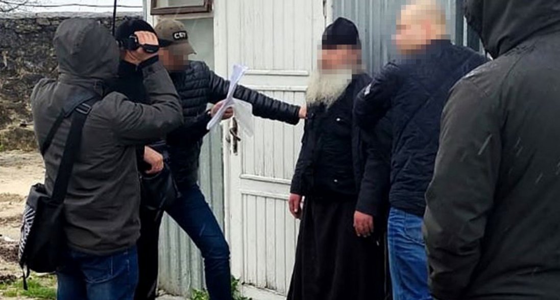 Виправдовував російську агресію: послушнику упц мп повідомили про підозру 