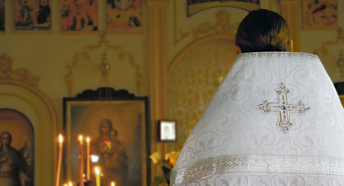 У Львові священник ледь не побив дружину і тестя