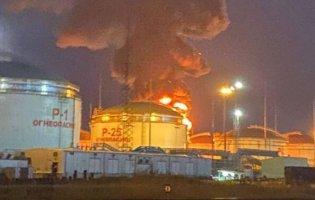 На росії - «бавовна»: горить нафтобаза