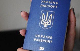 У Бердянську під час перевірки документів росіяни рвали українські паспорти містян