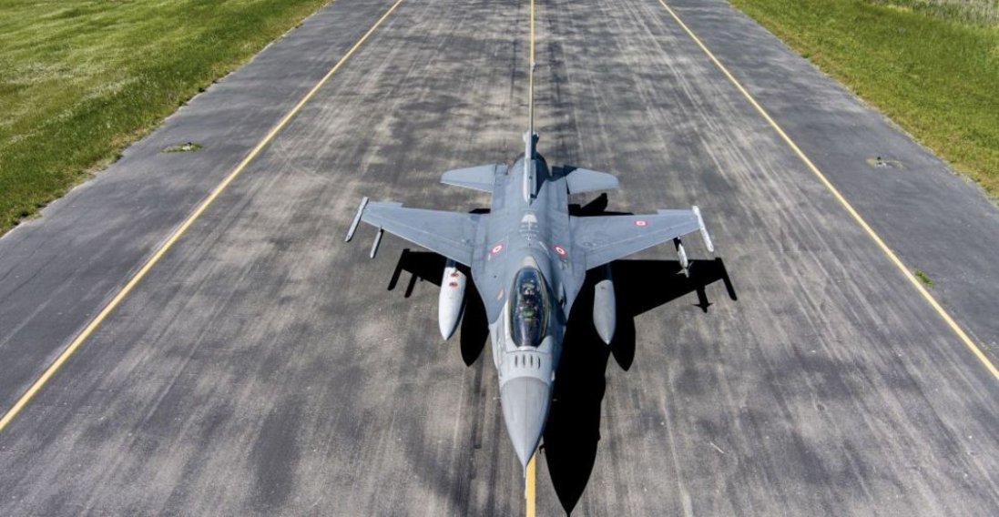 Подробиці передачі Україні  винищувачів F-16
