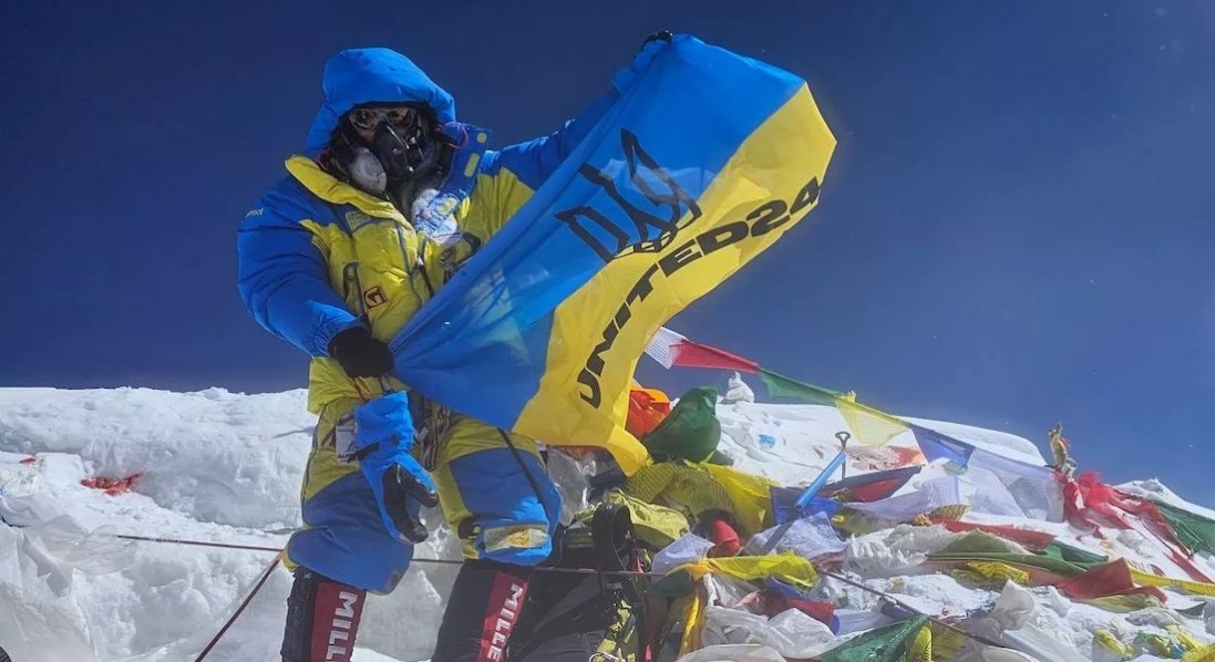 На Еверест з українським прапором піднявся чемпіон з альпінізму