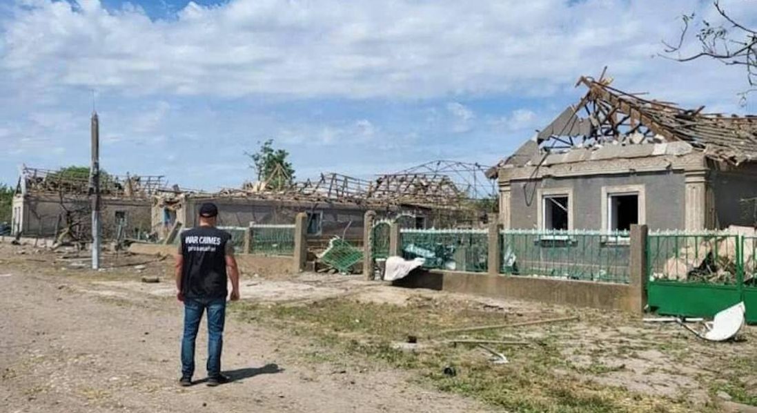 Троє загиблих, поранені діти та зруйновані школа й дитсадок: що відомо про нічний обстріл Одеси