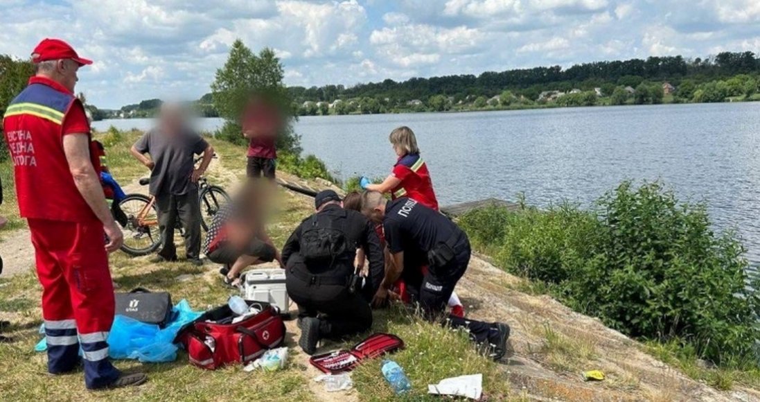 На Київщині потонув 10-річний хлопчик: хотів перепливти річку