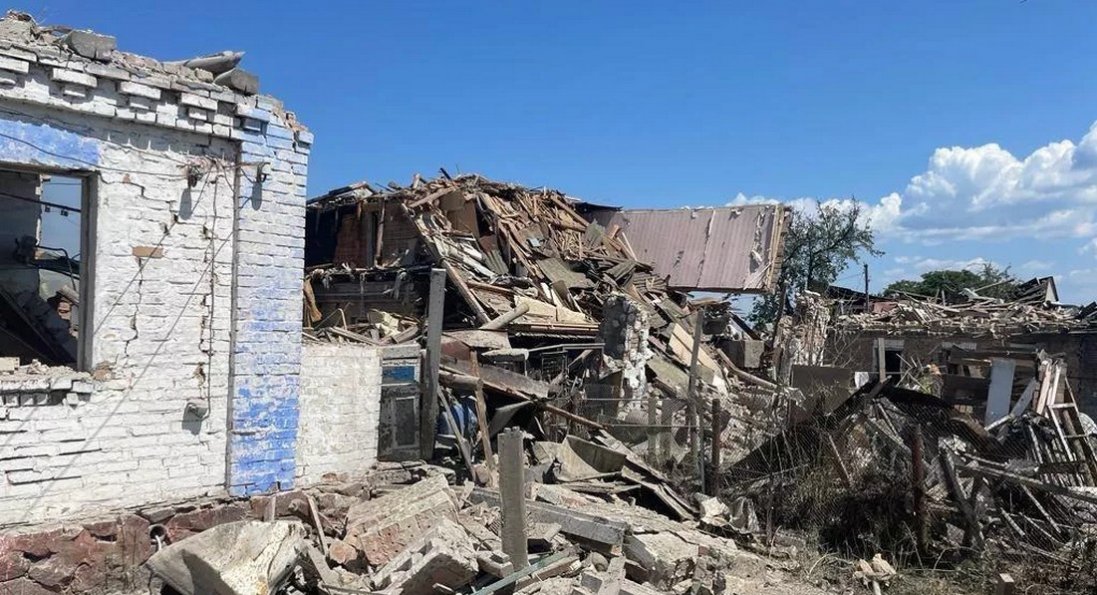На Київщині ракетним ударом пошкоджено приватні будинки: є постраждали