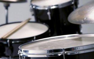 Закупівля барабанів для укриття: у Києві розірвали договір на понад 800 тисяч