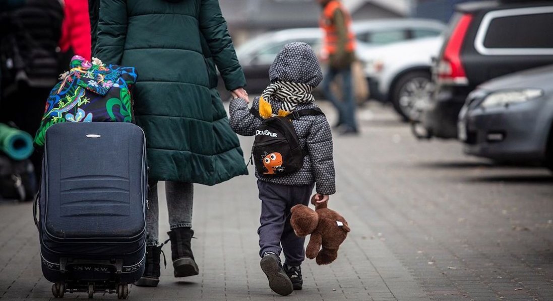 Біженці з України в країнах ЄС: відомо про 240 випадків вилучення дітей