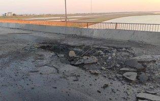Між Херсонщиною і Кримом - вибухи на мостах