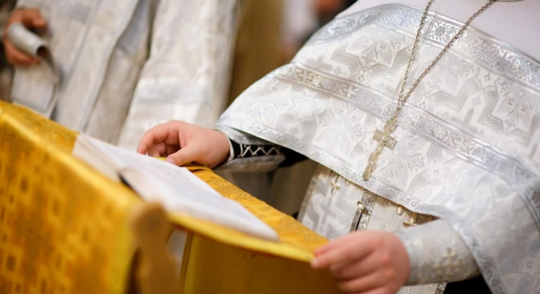 На Волині священник зв’язав скотчем дитину: рвала черешні