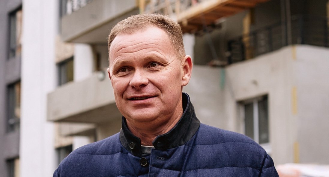 Президент «Київміськбуду» виїхав з України завядки довідці про інвалідність, але підкорив Еверест