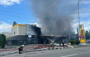 У Києві на АЗС – потужна пожежа: є постраждалі