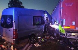 У Польщі авто з українцями врізалося у вантажівку: є загибла