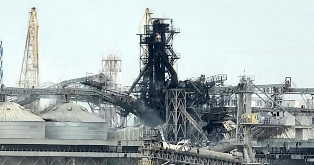 У порту Чорноморська росіяни знищили 60 тисяч тонн зерна