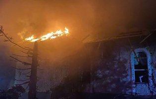 На Київщині через атаку «шахедів» загорівся приватний будинок