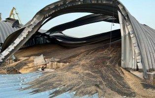 На Одещині росіяни влучили в склади та зерносховища одного з портів Дуная