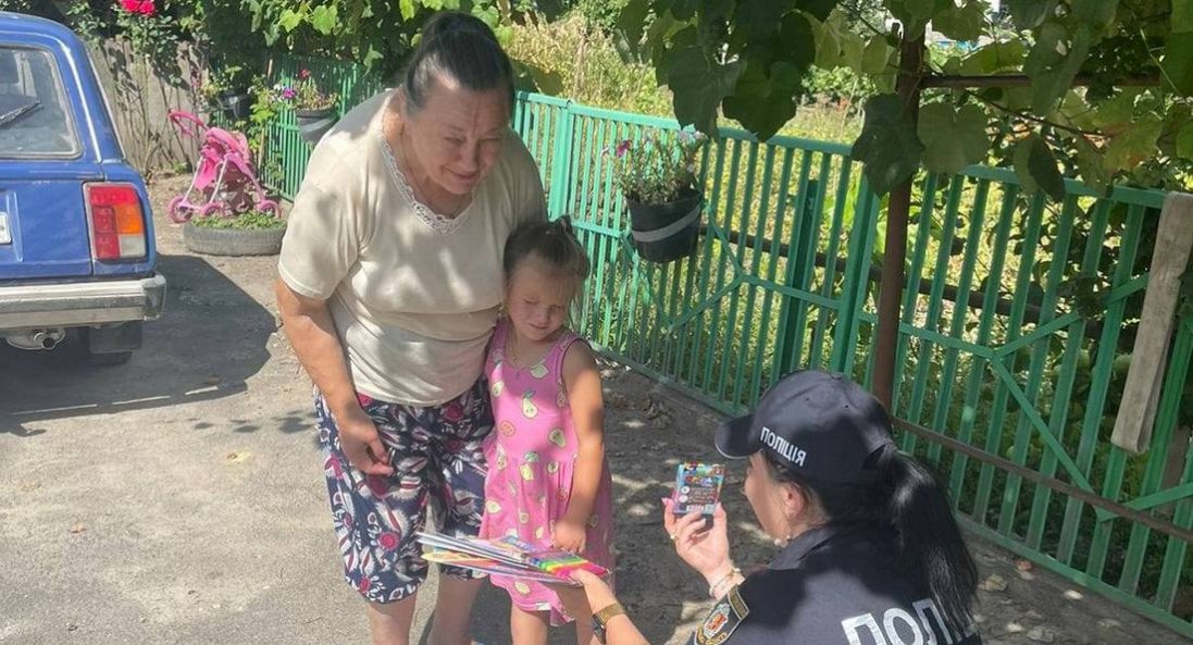 На Хмельниччині поліція шукала дитину, яка гралася з бабусею в хованки