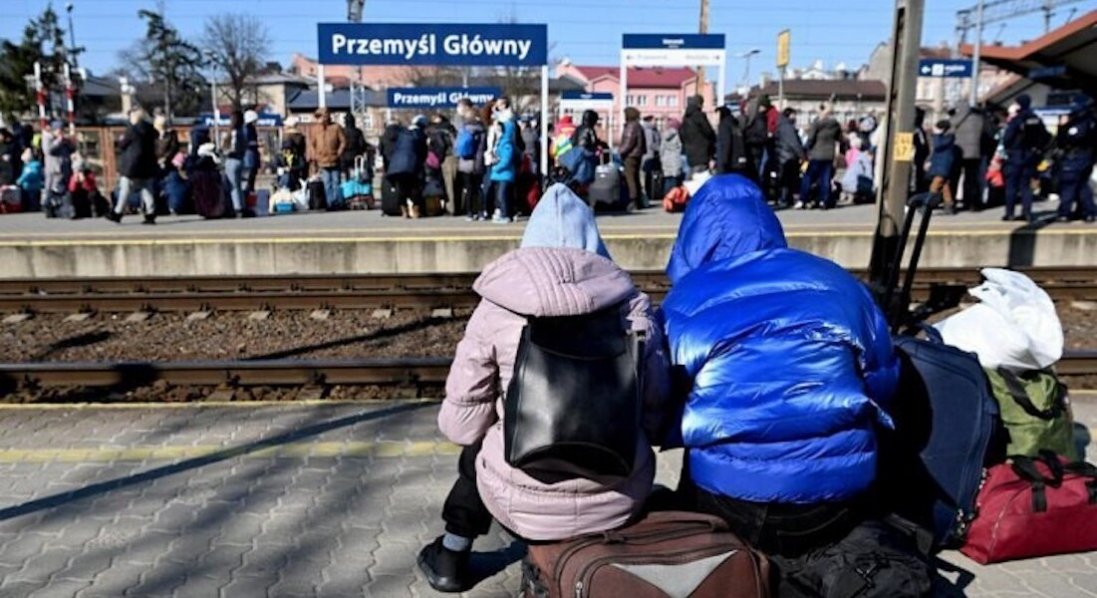 Польща припинить допомогу українським біженцям з 2024 року