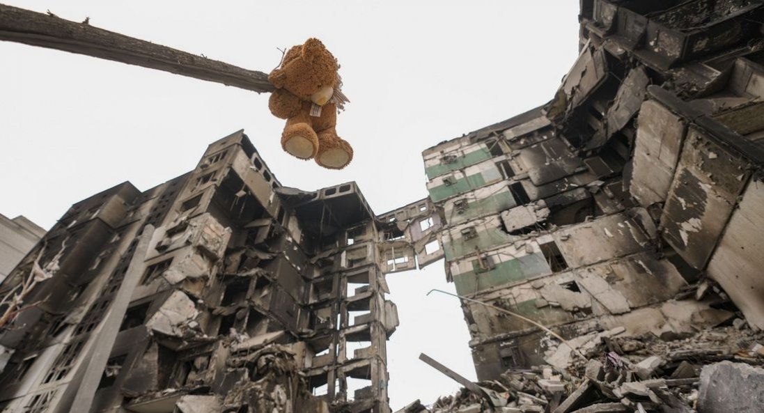 Фосфорно-магнієві боєприпаси на Луганщині та вибухи на Сумщині: дані ОВА