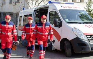 Вже не дихав: у Луцьку на стадіоні врятували чоловіка