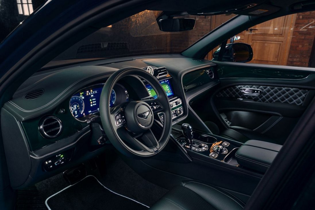 Розкіш та ексклюзивність Bentley Bentayga Hybrid: які переваги доступні лише еліті