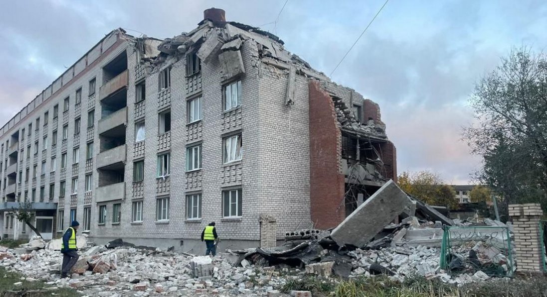 У Слов'янську росіяни вдарили по гуртожитку навчального закладу
