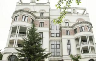 У Криму окупанти «продали» квартиру Зеленської