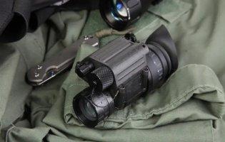 Прилад нічного бачення AGM PVS-14 NW1: Технологічний Диво для Нічних Завдань