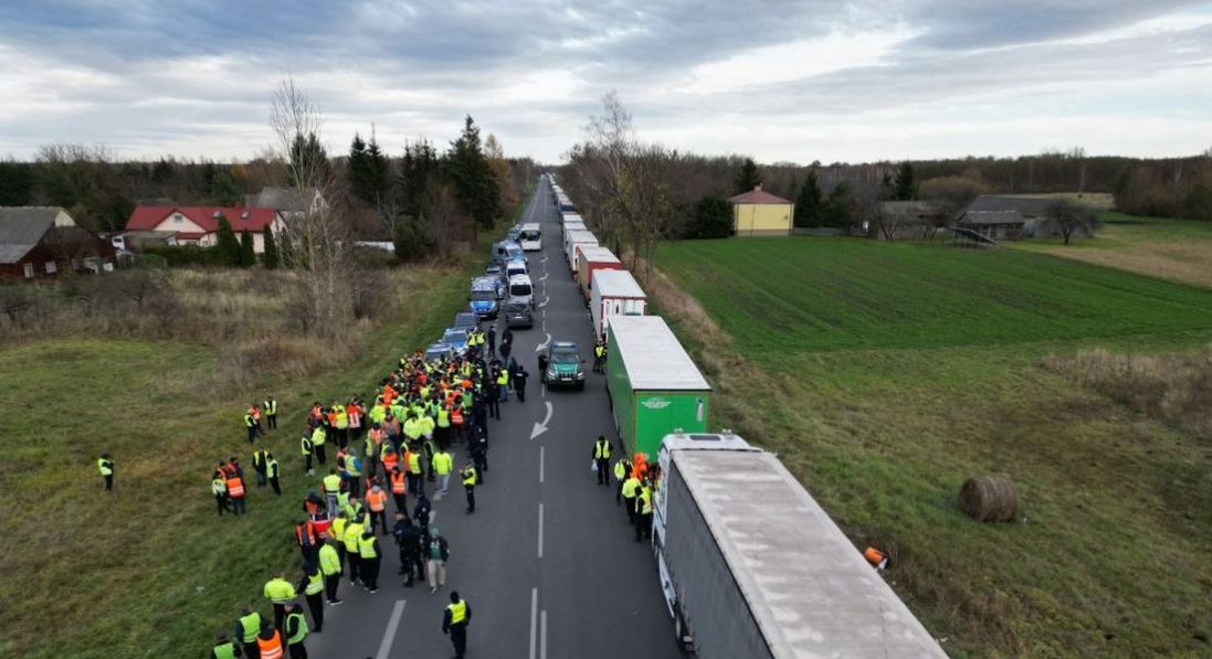 Польські перевізники відмовилися розблокувати кордон з Україною