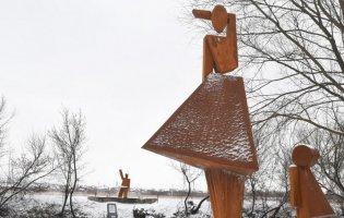 У центральному парку Луцька з’явилася нова скульптура
