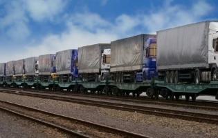 «Укрзалізниця» планує переправляти через кордон поїзди з фурами