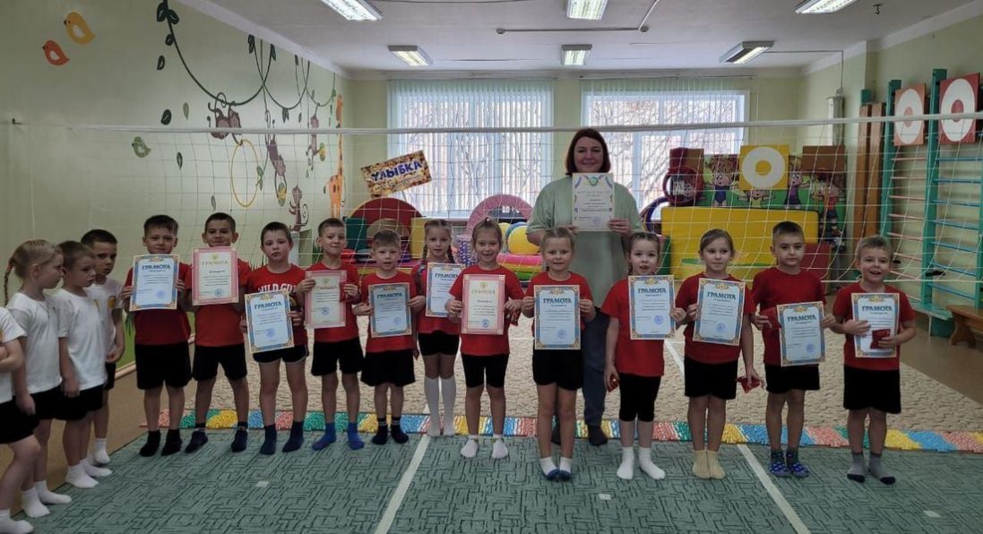 На росії дітям видали грамоти з українським гербом