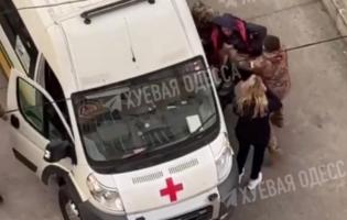 Заштовхування чоловіка в «швидку» в Одесі: в Силах оборони пояснили скандал