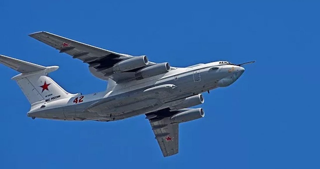 Над Азовським морем захисники збили російський літак та один підбили