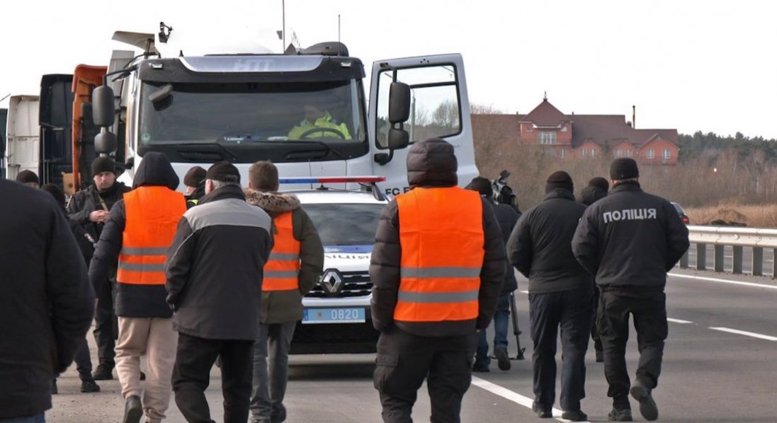 Протести на «Ягодині»: скільки зупинили польських вантажівок
