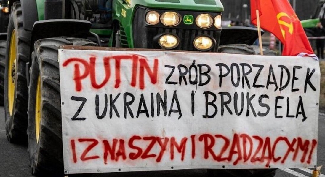 Плакат із закликом до путіна «розібратися з Україною»: польська поліція почала розслідування