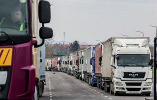 Блокада кордону поляками: на одному з КПП вантажівки пропускають раз на 12 годин
