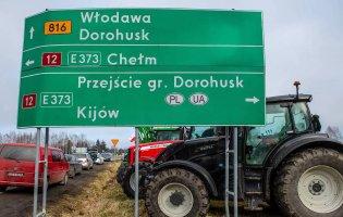 Блокування українських автобусів на кордоні в Польщі назвали «неправдою»