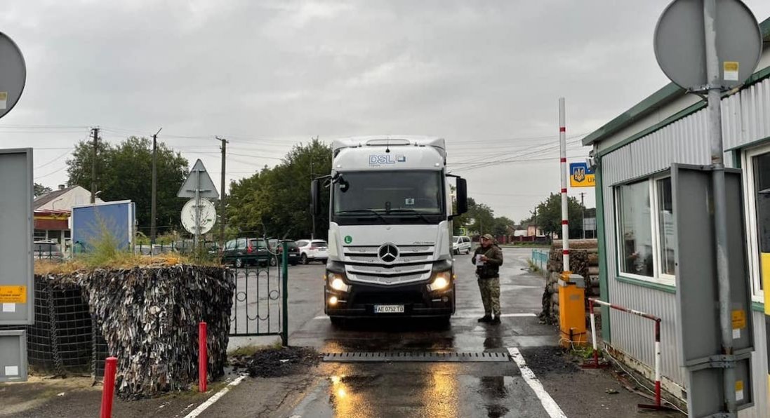ПП «Дорогуськ-Ягодин» і «Зосін-Устилуг»: скільки поляки пропускають вантажівок на годину