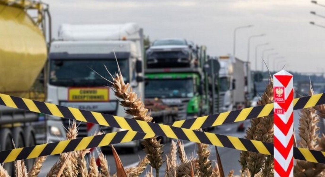 Блокада кордону: Україна за місяць втратила 7,7 млрд грн