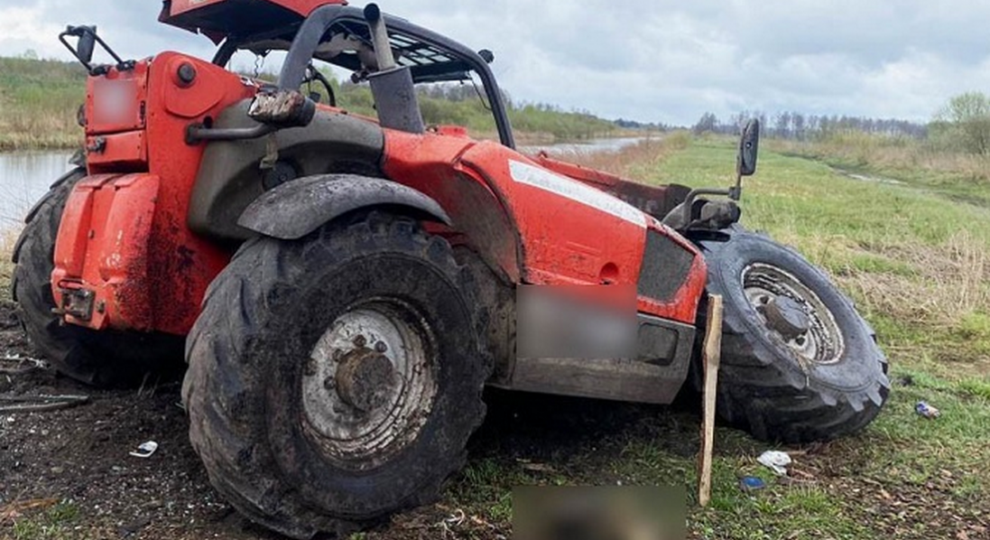 На Рівненщині підірвався трактор: один чоловік – у реанімації