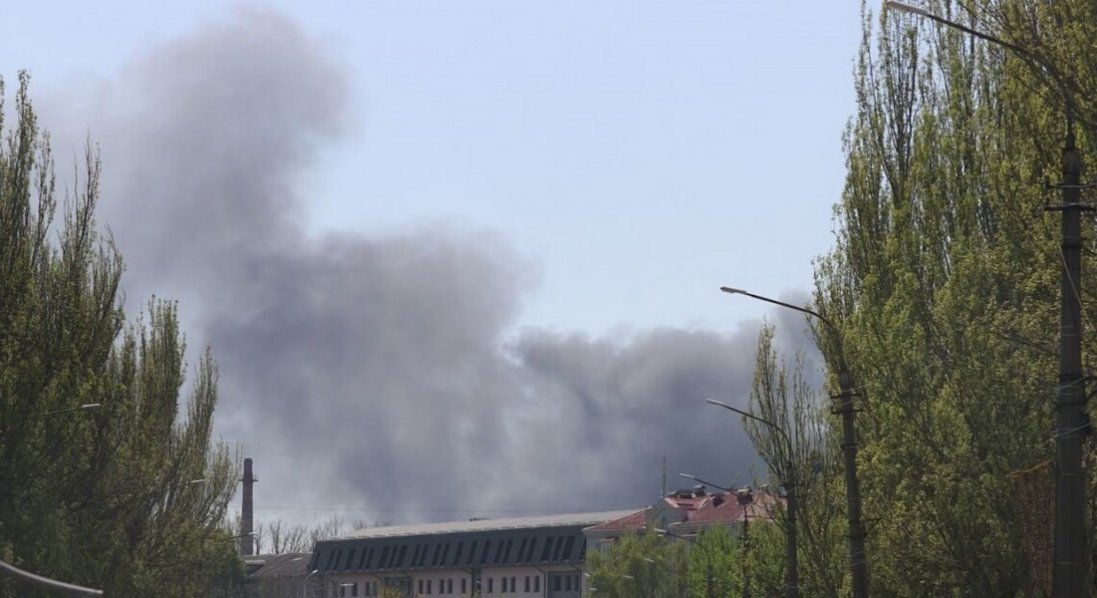 Наслідки удару по машинобудівному заводу у Луганську: супутникові знімки