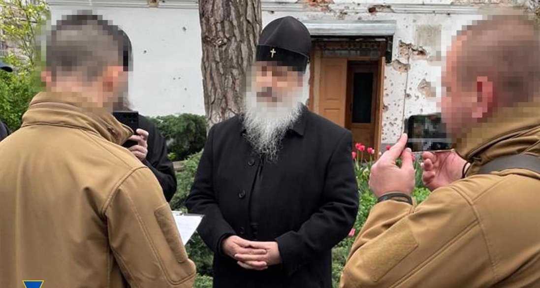 «Підказав» окупантам позиції ЗСУ на Донеччині: підозру отримав митрополит Святогірської лаври